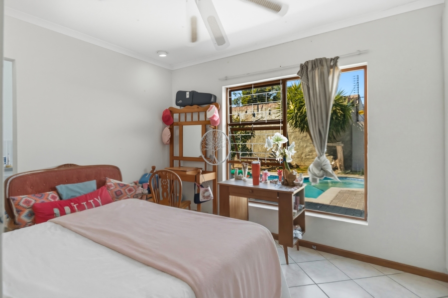 4 Bedroom Property for Sale in Bay Park Western Cape